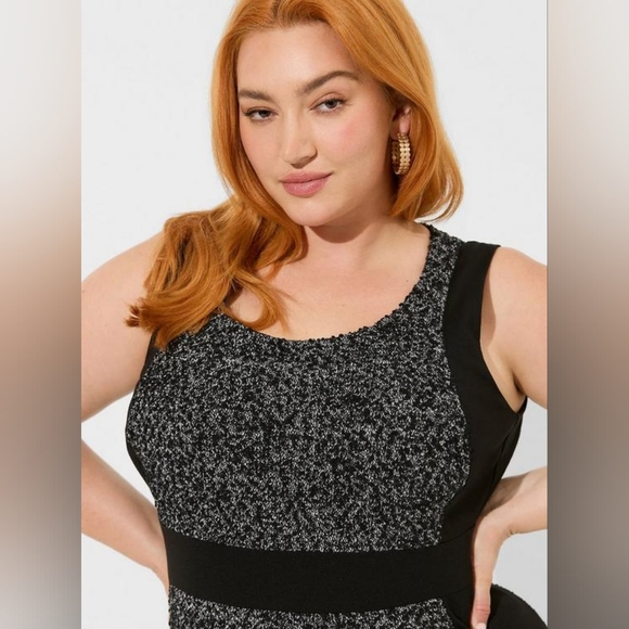 Torrid At The Knee Boucle Contour Dress BNWT - Picture 3 of 4